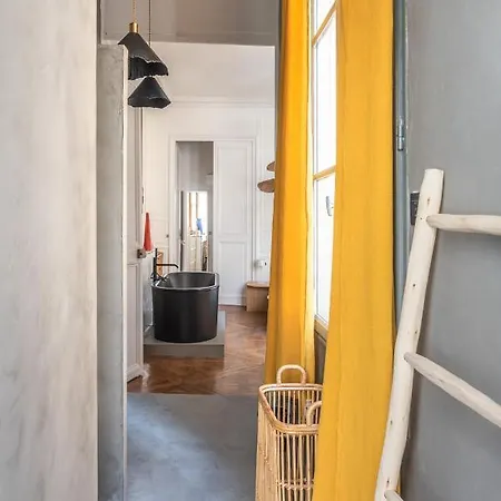 Apartment Outstanding Parisian Flat In Heart Of Center *