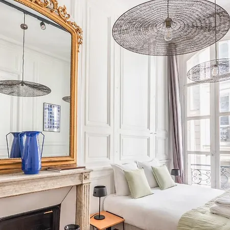 Outstanding Parisian Flat In Heart Of Center Paris