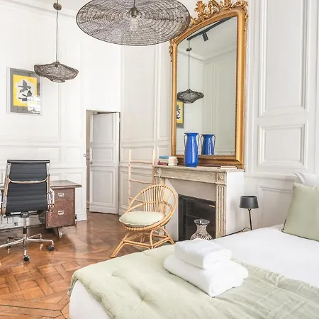 Outstanding Parisian Flat In Heart Of Center Apartment *