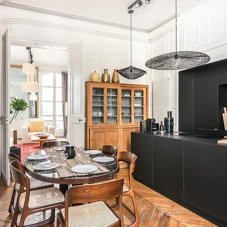 Apartment Outstanding Parisian Flat In Heart Of Center