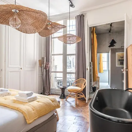 Outstanding Parisian Flat In Heart Of Center Apartment Paris