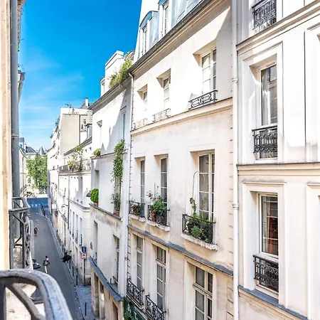 Apartment Outstanding Parisian Flat In Heart Of Center Paris
